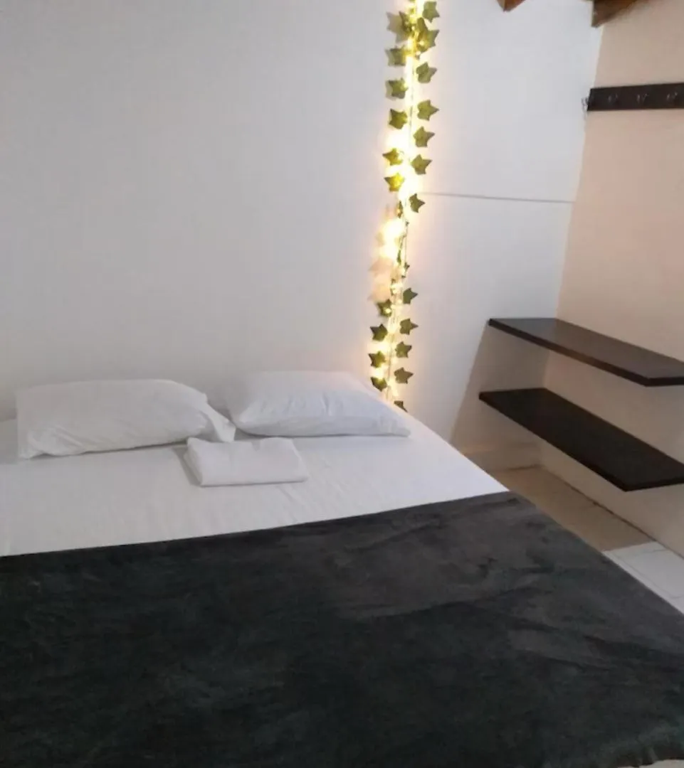 ホームステイ Acogedora Habitacion Privada - Belen Rosales Laureles メデジン コロンビア