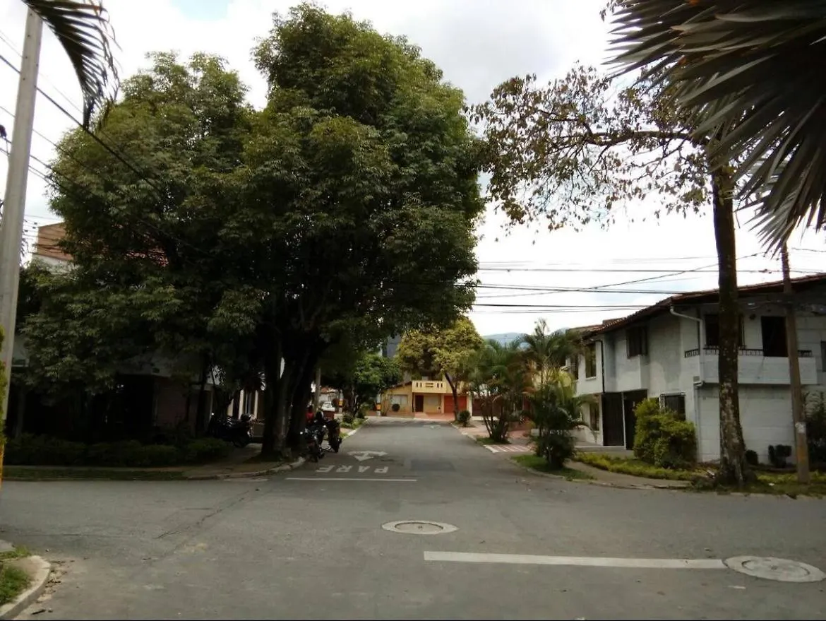 ホームステイ Acogedora Habitacion Privada - Belen Rosales Laureles メデジン